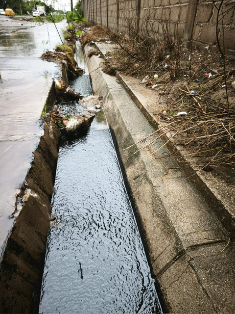 Arroyos contaminados por hidrocarburo en Salina Cruz