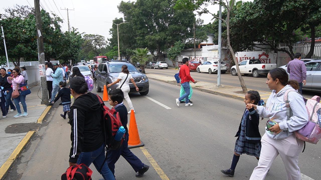 Escuelas de Oaxaca reanudan actividades educativas