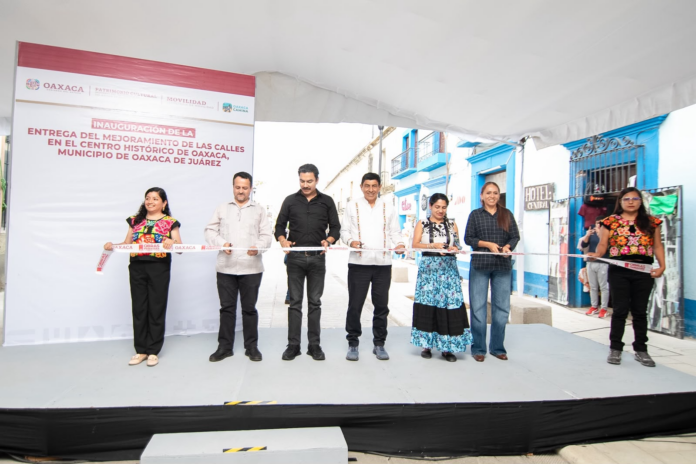 Con una inversión aproximada de 26 mdp entrega Salomón Jara mejoramiento de calles del Centro Histórico de la ciudad capital