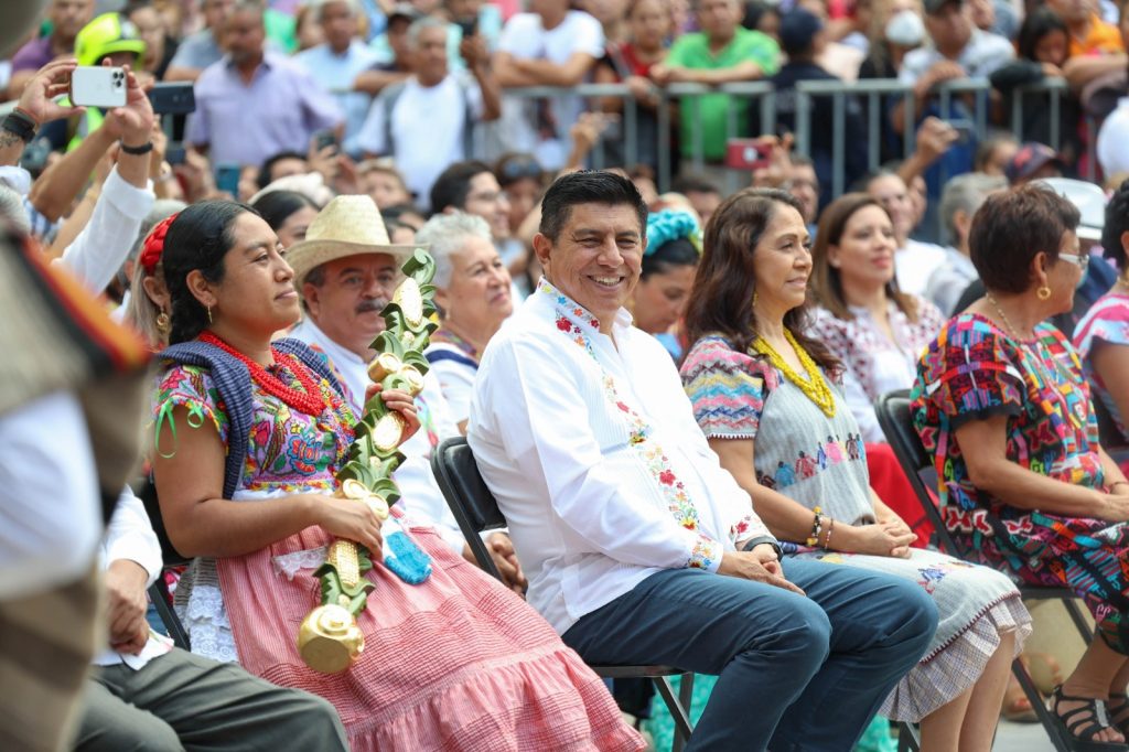 Sectur presume 231 mdp por la Guelaguetza con encuesta de solo 350 personas; no aclara concentración de ganancias