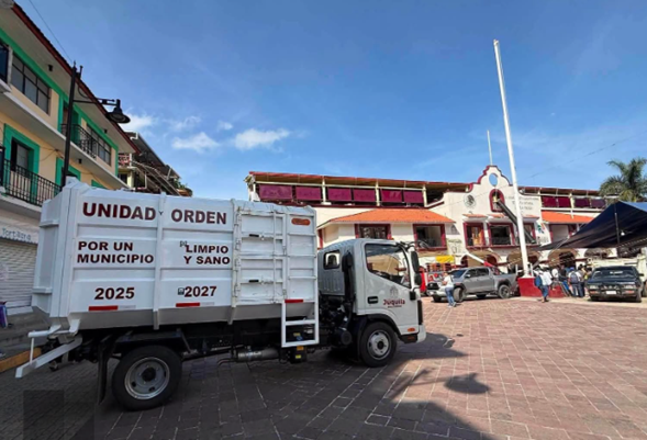 Arribo de vehículos en puerto
