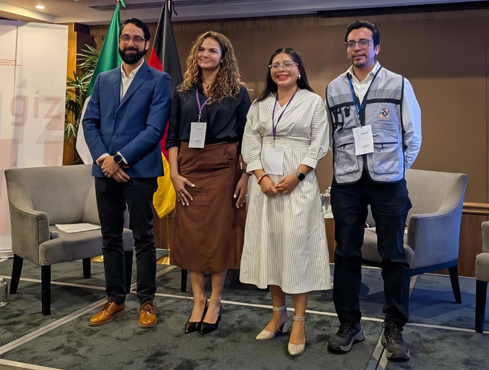 Representantes de Semovi Oaxaca posan al cierre del proyecto TranSIT en la Ciudad de México