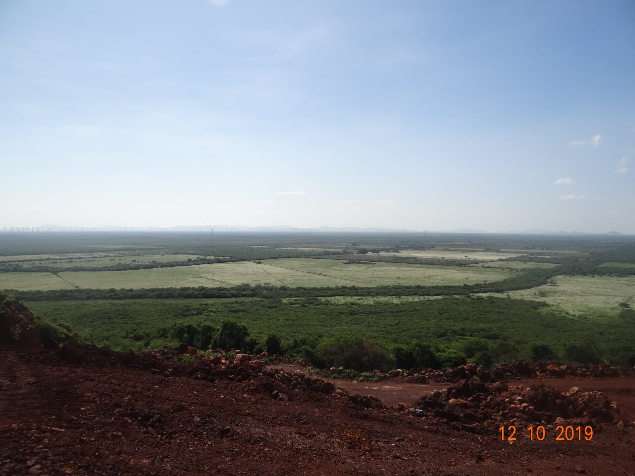 Vista desde el cerro La Llovizna con la fecha 12 10 2019 impresa en la imagen